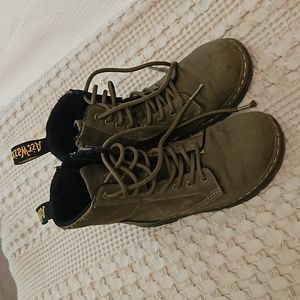 Youth sz 1 Dr. Martens